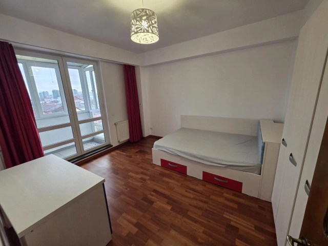 Apartament 3 camere - Centru