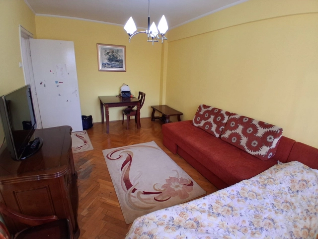 Apartament 3 camere - Centru