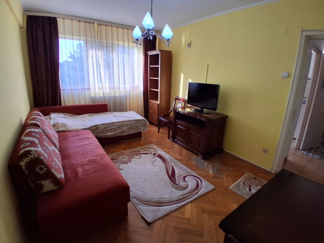 Apartament 3 camere - Centru