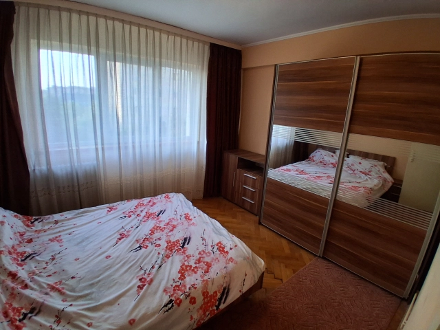 Apartament 3 camere - Centru