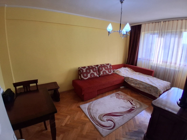 Apartament 3 camere - Centru