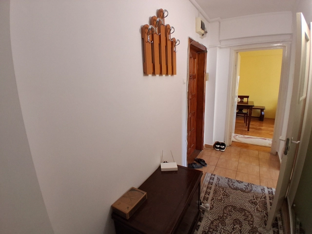 Apartament 3 camere - Centru