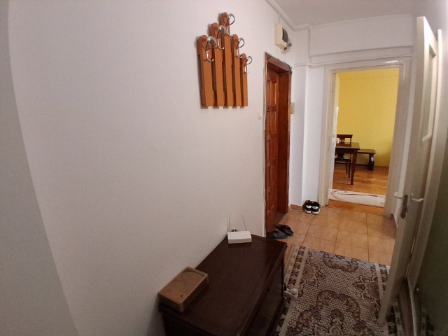 Apartament 3 camere - Centru